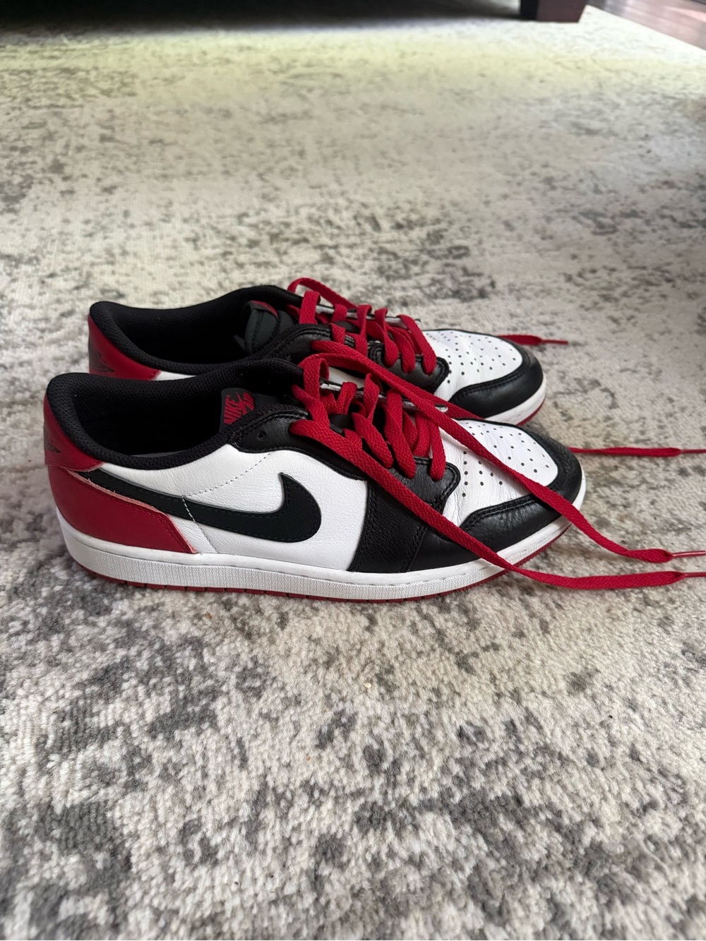 Nike Jordan 1 Low Retro OG Black Toe 2023 Men’s Size 9 White, Black & Red